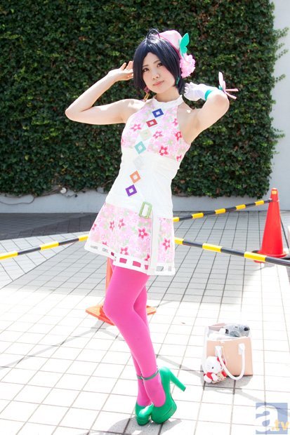 ‘亚洲杯直播’方城县独树镇小原优秀毕业生周航为母校捐物助力(图2) 亚洲杯2024